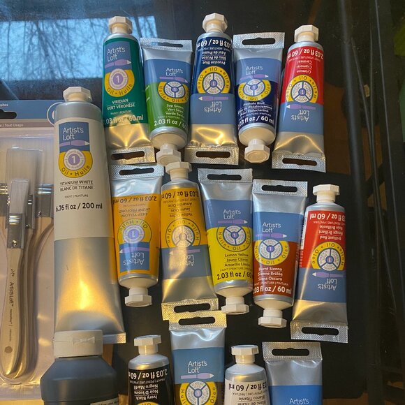 Bob Ross Starter Kit (Oil Paint, Brushes/Spatulas, Thinners) - Picture 2 of 5